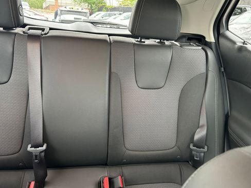 Used 2025 Buick Encore GX Preferred FWD image 32