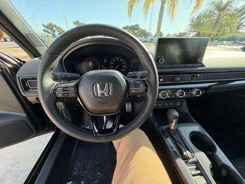 Used 2025 Honda Civic Sport image 11