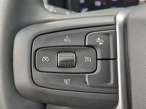 Used 2024 GMC Yukon SLE RWD image 24