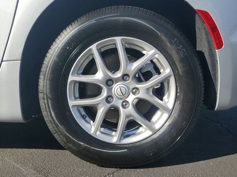 New 2026 Chrysler Pacifica Select image 6