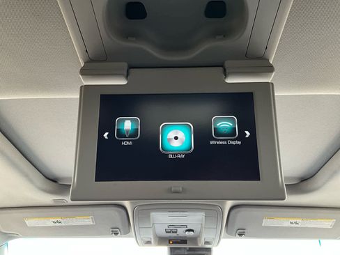 Used 2019 GMC Yukon XL SLT w/ Open Road Package image 28