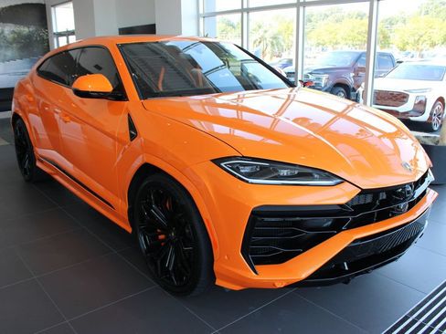 Used 2025 Lamborghini Urus SE AWD/4WD image 6
