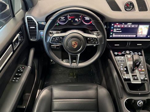 Used 2023 Porsche Cayenne Platinum Edition AWD/4WD image 16
