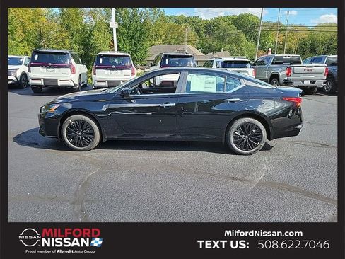 Used 2025 Nissan Altima 2.5 SV w/ SV Special Edition Package image 2