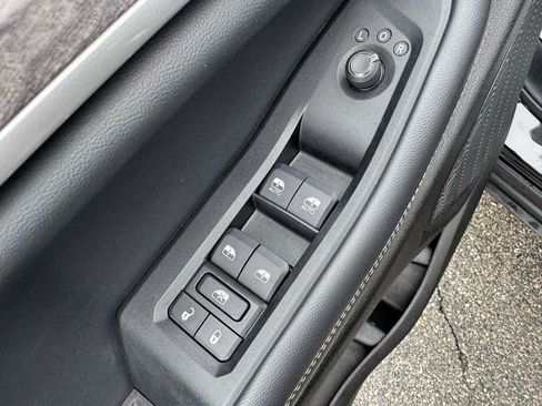 Used 2023 Jeep Grand Cherokee Limited AWD/4WD image 19