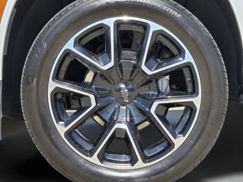 Used 2025 Chevrolet Suburban RST w/ Comfort Package RWD image 38