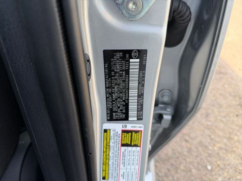 Used 2025 Toyota Camry LE image 28