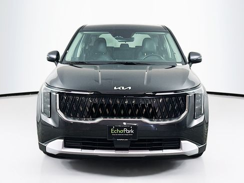 Used 2026 Kia Carnival FWD image 2