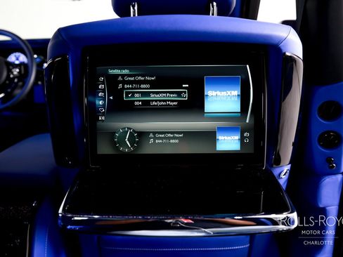 Used 2024 Rolls-Royce Phantom Sedan w/ The Phantom Package RWD image 31