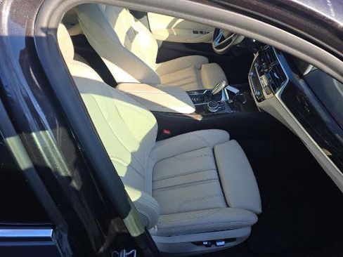 Used 2020 BMW 530i w/ Convenience Package image 10