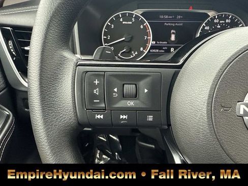 Used 2022 Nissan Rogue SV image 29