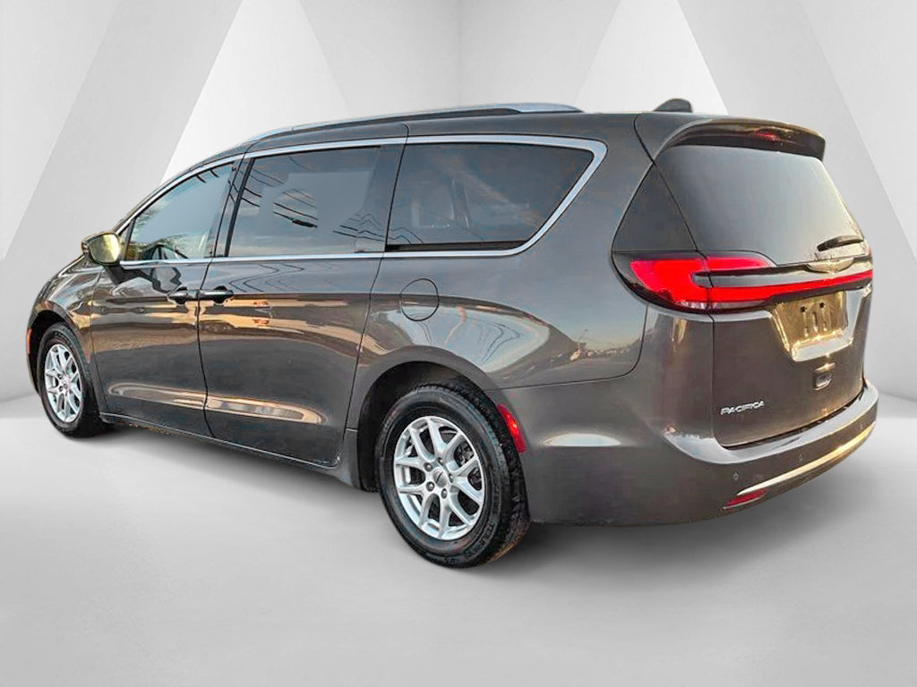 Used 2021 Chrysler Pacifica Touring-L FWD image 5