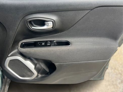 Used 2021 Jeep Renegade Sport image 22