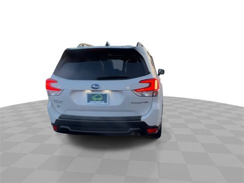 Used 2024 Subaru Forester Premium image 7