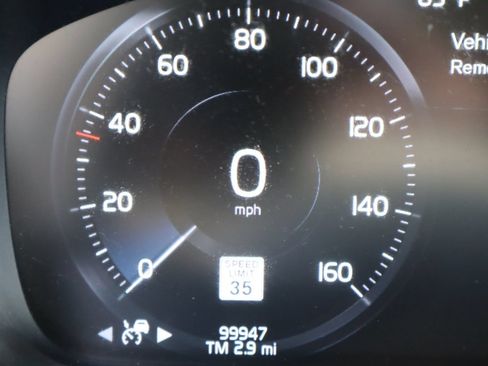 Used 2018 Volvo XC90 T6 Momentum w/ Convenience Package AWD/4WD image 48
