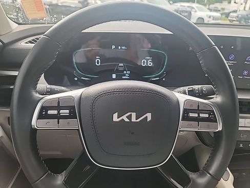 Certified 2025 Kia Telluride S FWD image 21