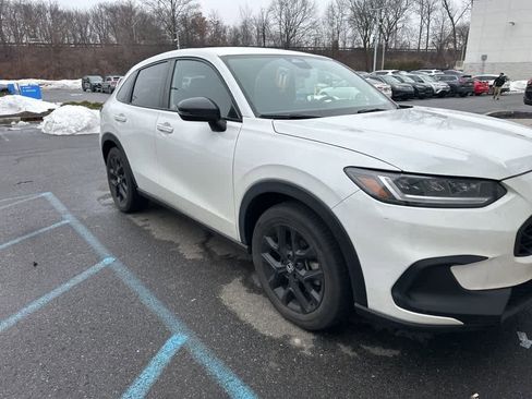 Used 2023 Honda HR-V Sport image 6