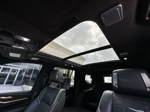 Certified 2023 Cadillac Escalade Sport Platinum w/ LPO, ONYX Package AWD/4WD image 29