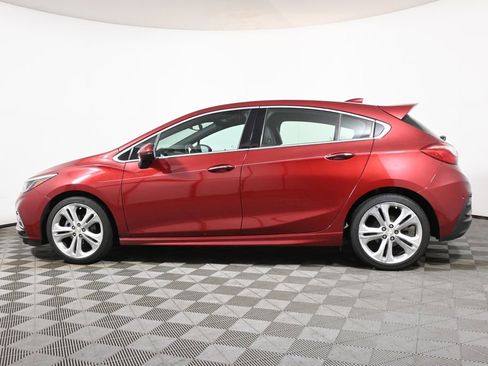 Used 2017 Chevrolet Cruze Premier FWD image 2