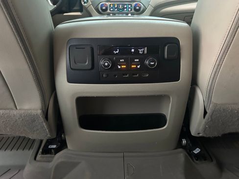 Used 2020 GMC Yukon XL Denali w/ Denali Premium Package AWD/4WD image 26