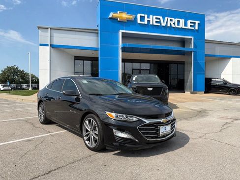 Used 2022 Chevrolet Malibu Premier FWD image 1