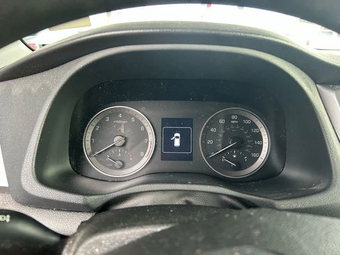 Used 2018 Hyundai Tucson SE w/ Cargo Package image 12