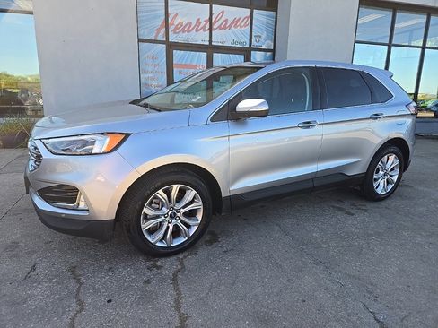 Used 2022 Ford Edge Titanium w/ Equipment Group 301A image 5