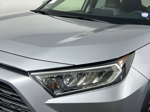 Used 2021 Toyota RAV4 Limited image 11