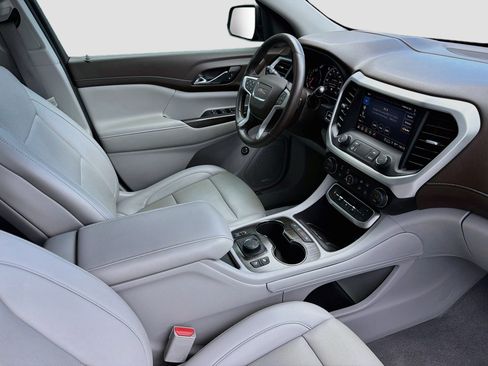 Used 2021 GMC Acadia SLT w/ Technology Package FWD image 31