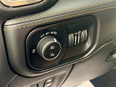 Used 2022 RAM 1500 Limited image 10