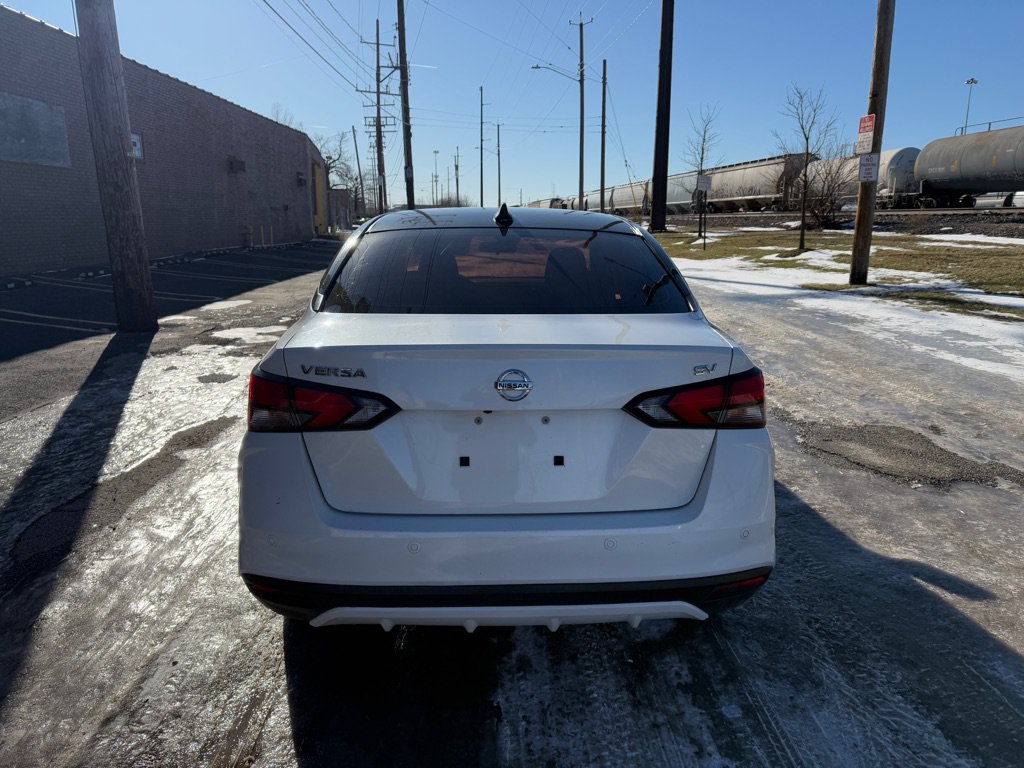 Used 2020 Nissan Versa SV FWD image 4