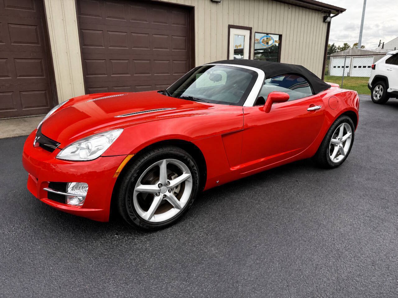 Used 2007 Saturn Sky w/ Premium Trim Pkg RWD image 1