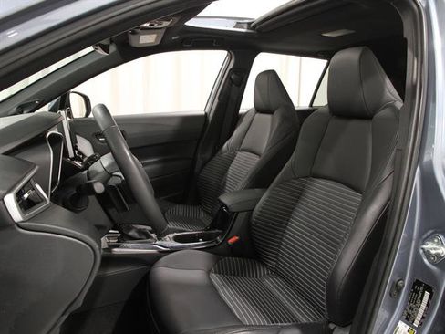 Used 2023 Toyota Corolla Cross AWD Hybrid image 5