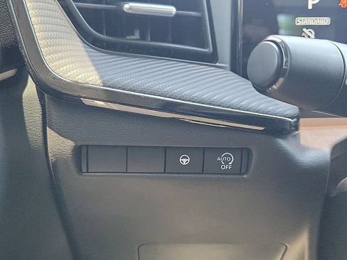 Used 2025 Nissan Kicks SR FWD image 14