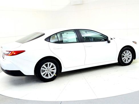 New 2026 Toyota Camry LE image 7