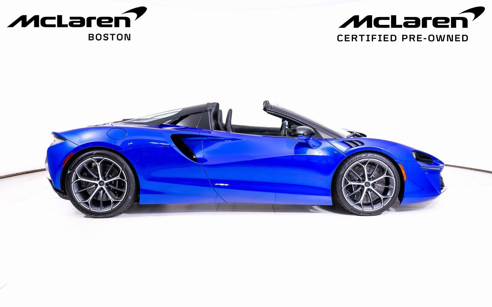 Used 2025 McLaren Artura Spider RWD image 8