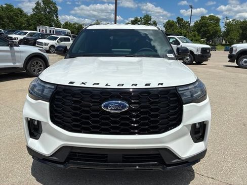 New 2026 Ford Explorer ST-Line w/ ST-Line Street Pack AWD/4WD image 12