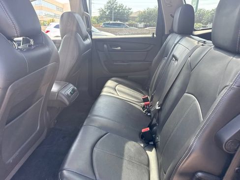Used 2017 Chevrolet Traverse LT FWD image 16