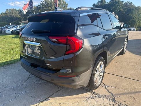 Used 2019 GMC Terrain SLE w/ Driver Convenience Package AWD/4WD image 9
