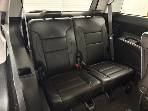 Used 2023 GMC Acadia SLT w/ Elevation Edition image 49