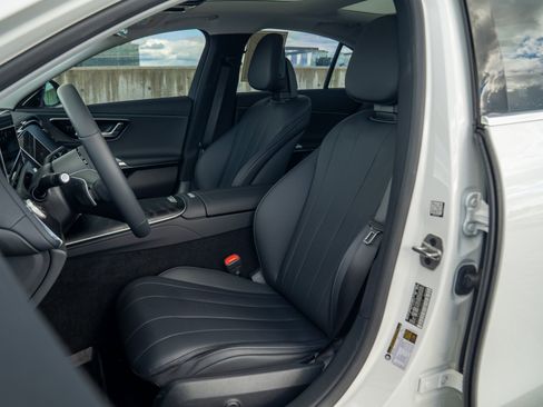 Certified 2025 Mercedes-Benz E 350 4MATIC Sedan image 24