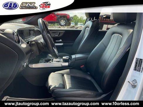 Used 2020 Mercedes-Benz GLB 250 4MATIC w/ Premium Package image 10