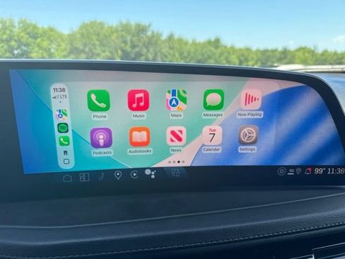 Used 2025 Cadillac XT4 Premium Luxury FWD image 5
