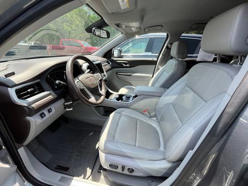 Used 2022 GMC Acadia SLT FWD image 9
