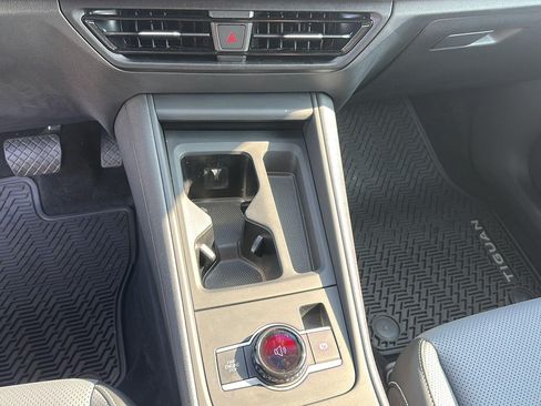 Used 2026 Volkswagen Tiguan SE AWD/4WD image 19