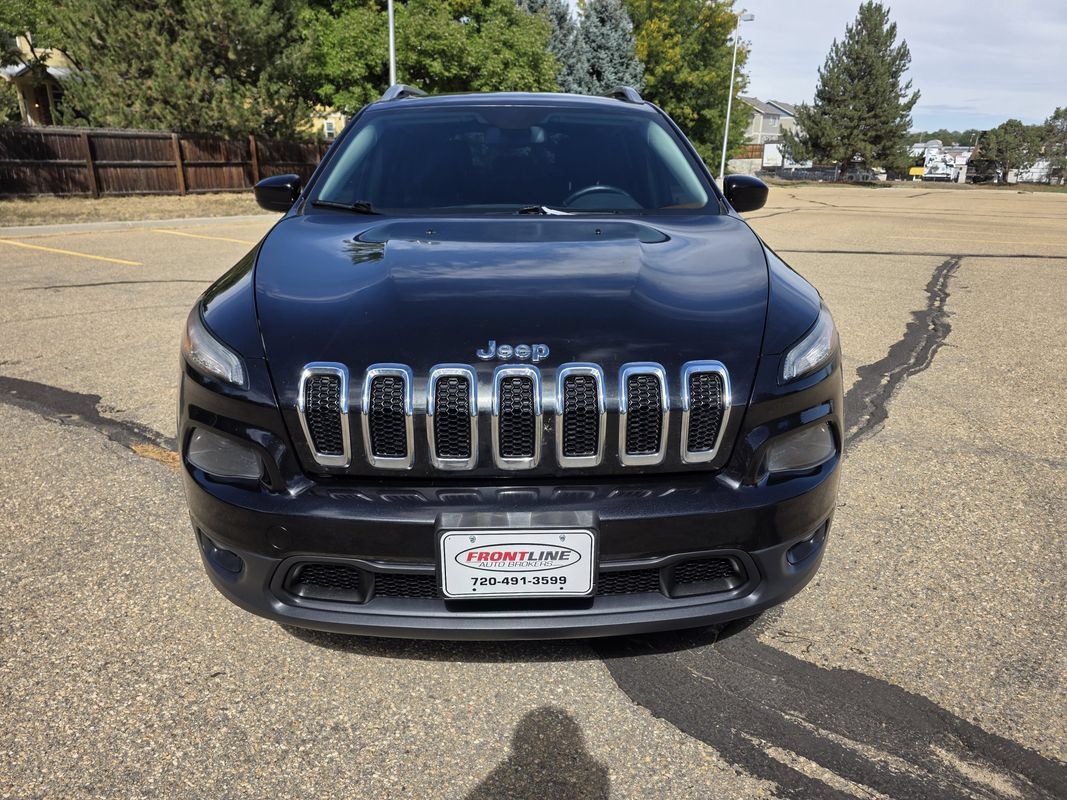 Used 2014 Jeep Cherokee Latitude w/ Cold Weather Group AWD/4WD image 11