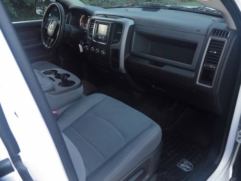 Used 2017 RAM 1500 Express AWD/4WD image 18
