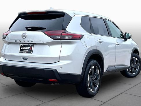 Certified 2025 Nissan Rogue SV FWD image 12
