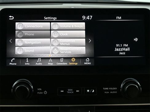 Used 2024 Nissan Armada SL w/ Captain's Chairs Package image 11