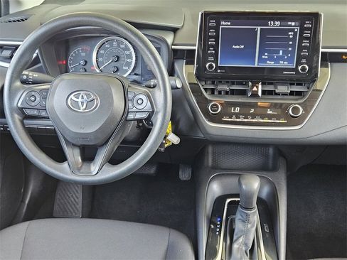 Used 2021 Toyota Corolla LE image 25